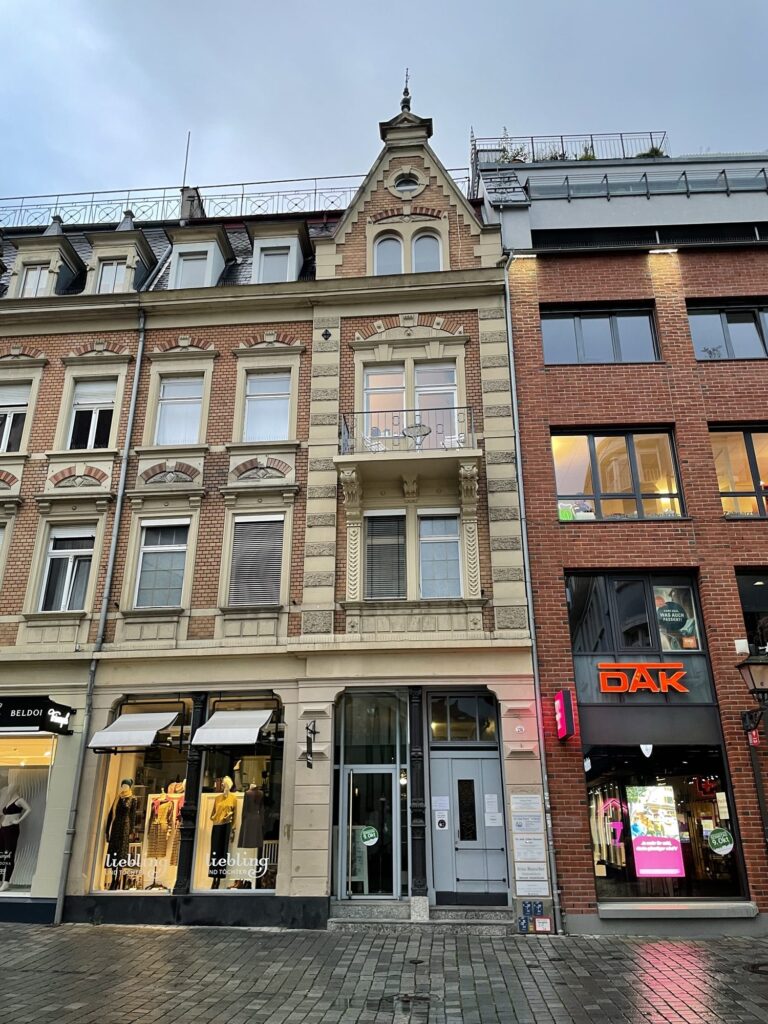 Foto aus der Hautarztpraxis Dr. Haraszti